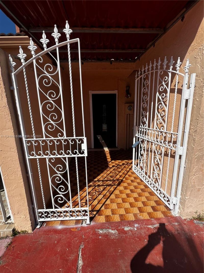 4372 W 11th Ln, Unit 30, Hialeah, FL 33012 Photo