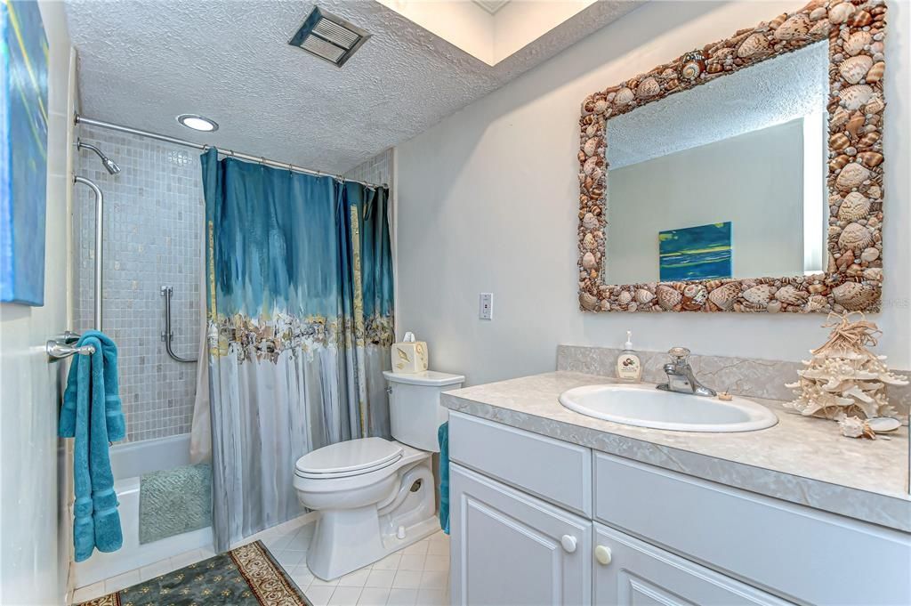 5220 Brittany Drive S, Unit 807, Saint Petersburg, FL 33715 Photo