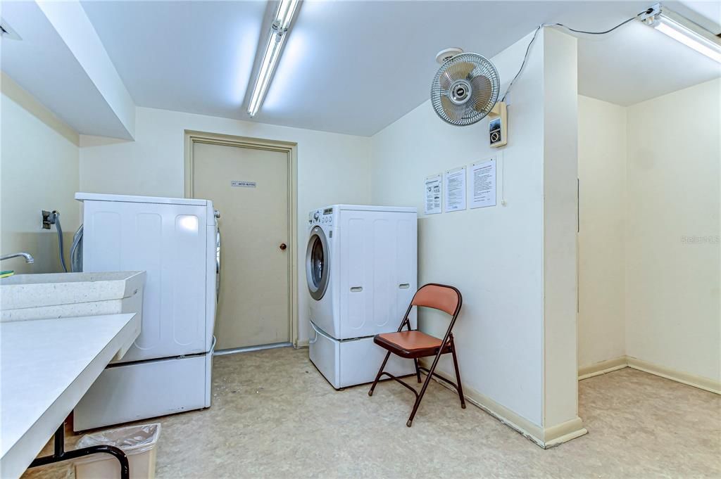 5220 Brittany Drive S, Unit 807, Saint Petersburg, FL 33715 Photo