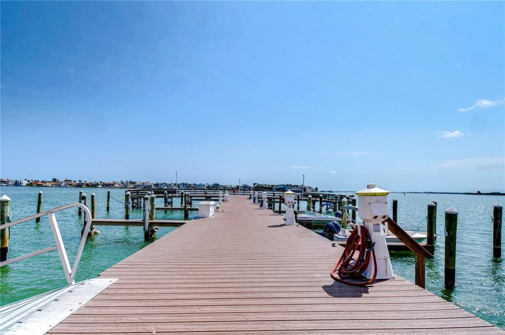 5220 Brittany Drive S, Unit 807, Saint Petersburg, FL 33715 Photo