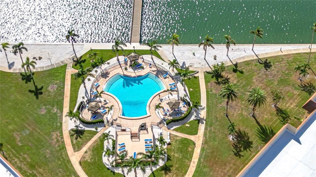 5220 Brittany Drive S, Unit 807, Saint Petersburg, FL 33715 Photo