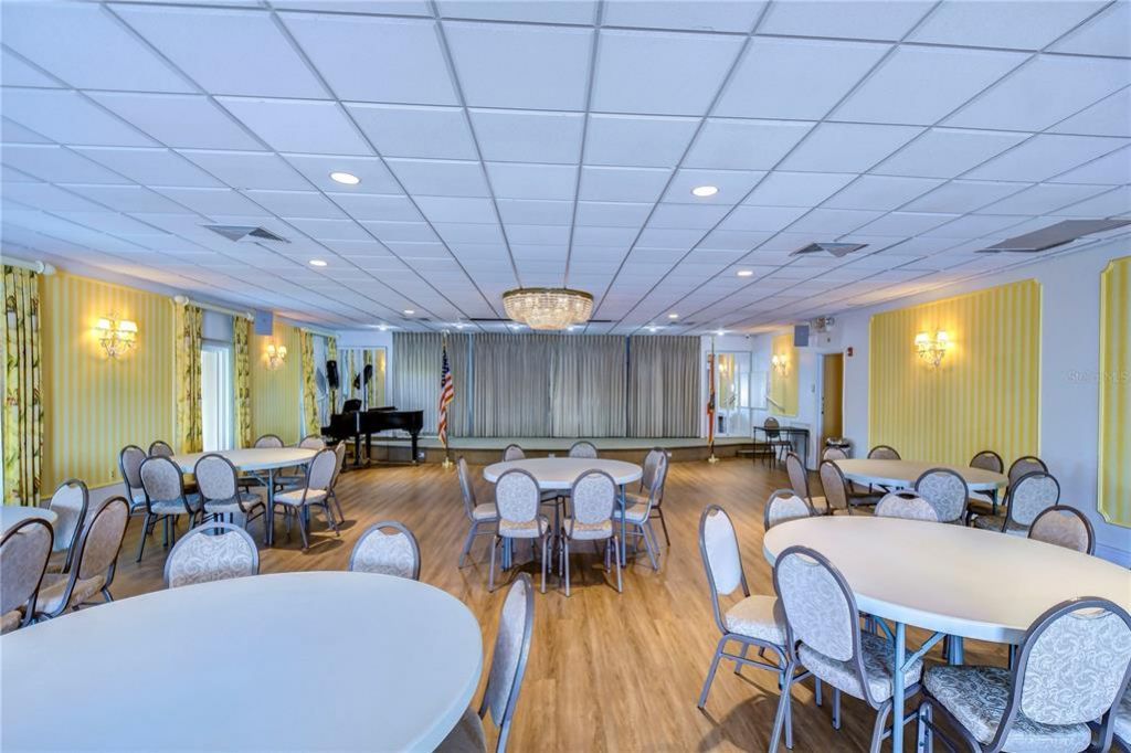 5220 Brittany Drive S, Unit 807, Saint Petersburg, FL 33715 Photo