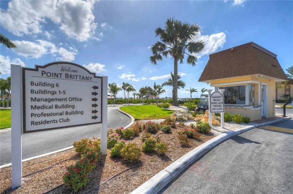 5220 Brittany Drive S, Unit 807, Saint Petersburg, FL 33715 Photo