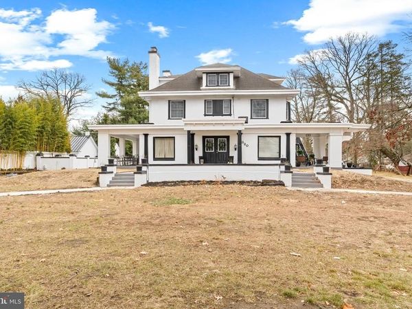 320 W MAPLE AVENUE, MERCHANTVILLE, NJ 08109