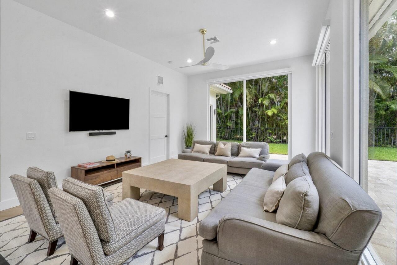 2184 Regents Boulevard, West Palm Beach, FL 33409 Photo