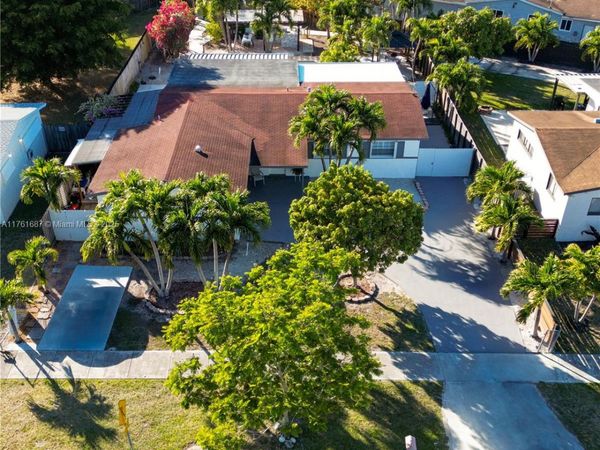 19600 Gulfstream Rd, Cutler Bay, FL 33157