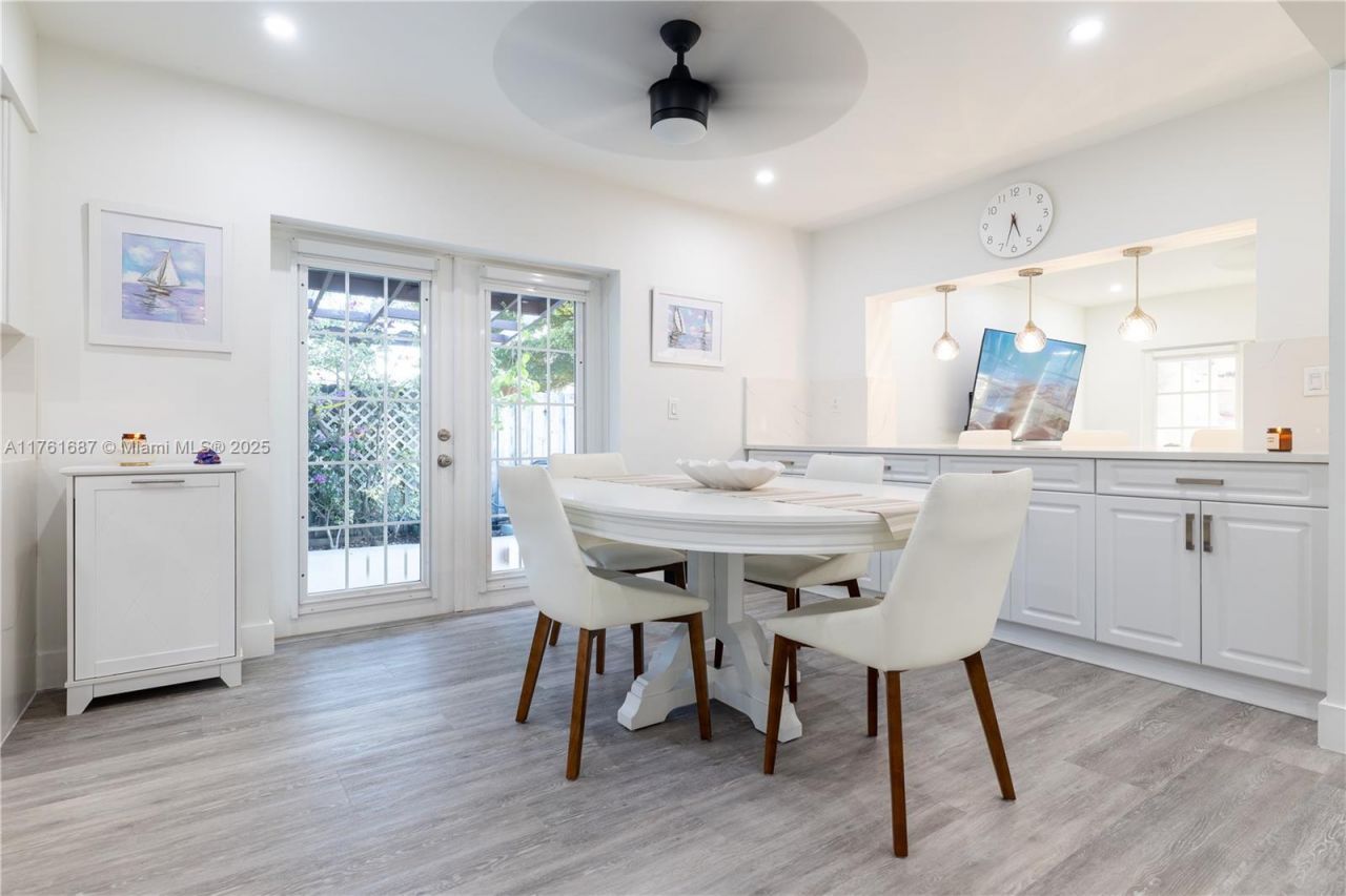 19600 Gulfstream Rd, Cutler Bay, FL 33157 Photo