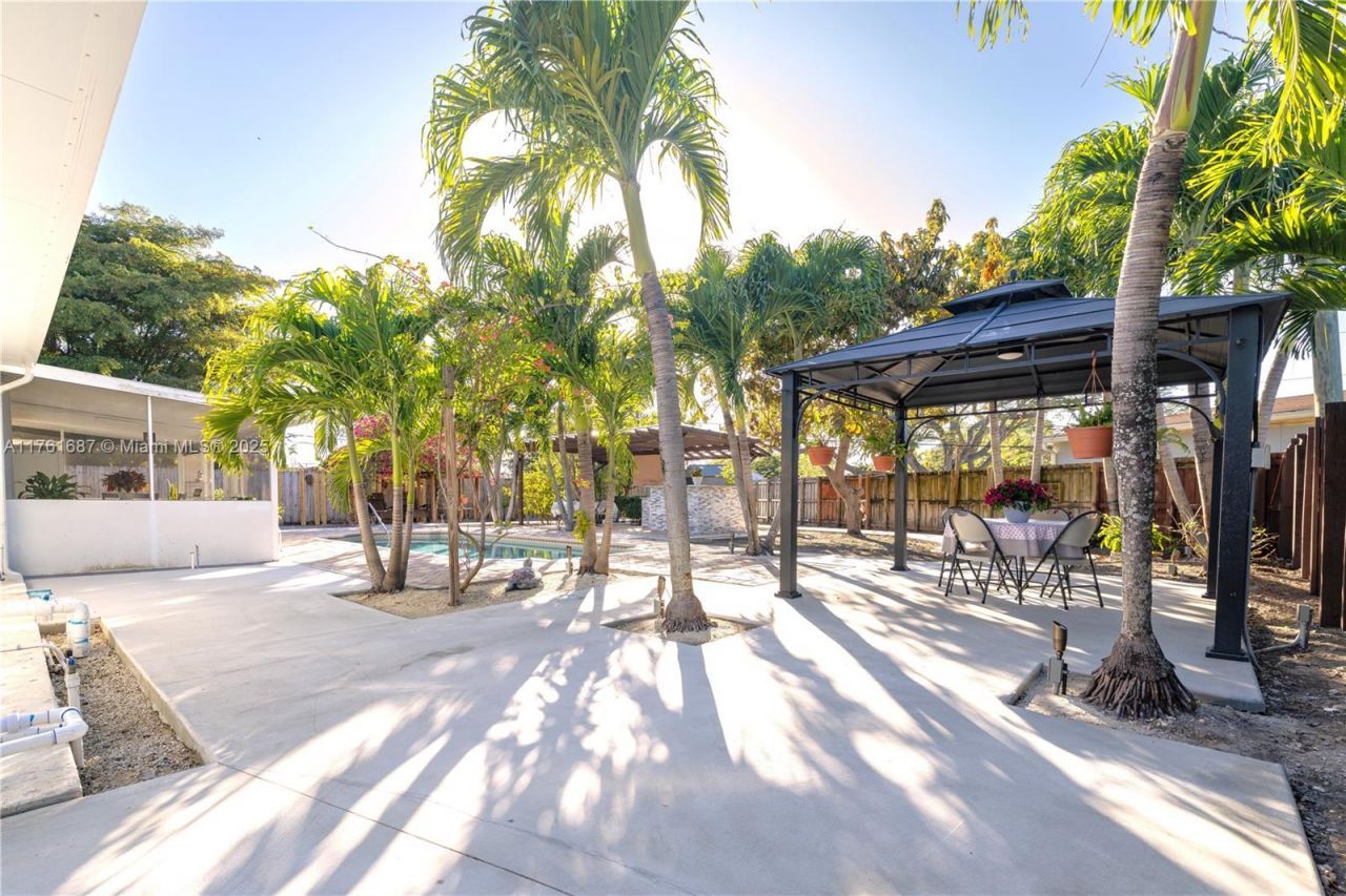 19600 Gulfstream Rd, Cutler Bay, FL 33157 Photo