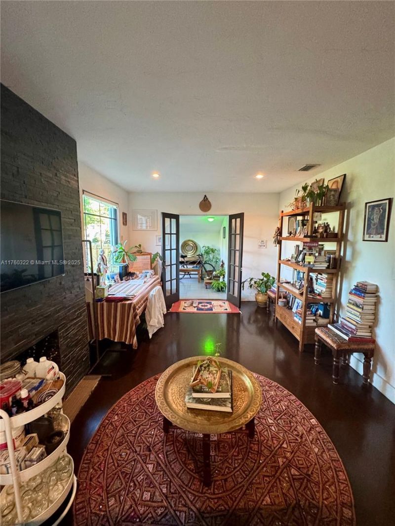 7020 NE 5th Ave, Miami, FL 33138 Photo