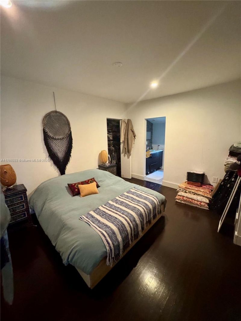 7020 NE 5th Ave, Miami, FL 33138 Photo