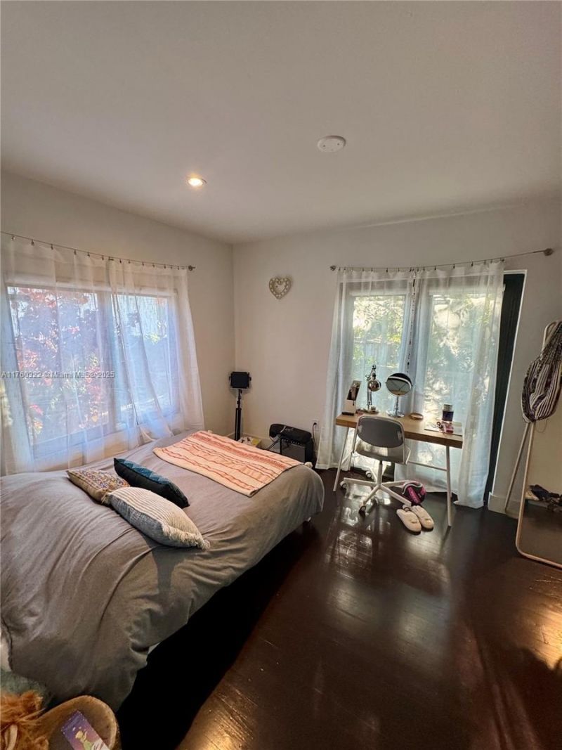 7020 NE 5th Ave, Miami, FL 33138 Photo