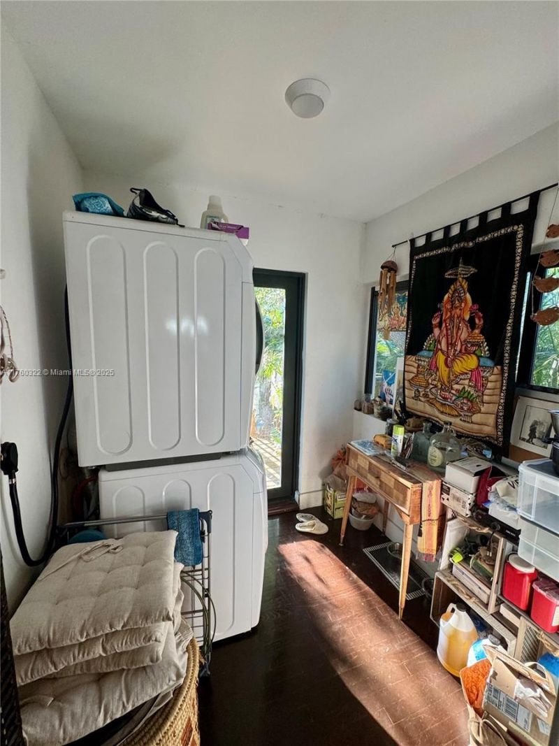 7020 NE 5th Ave, Miami, FL 33138 Photo