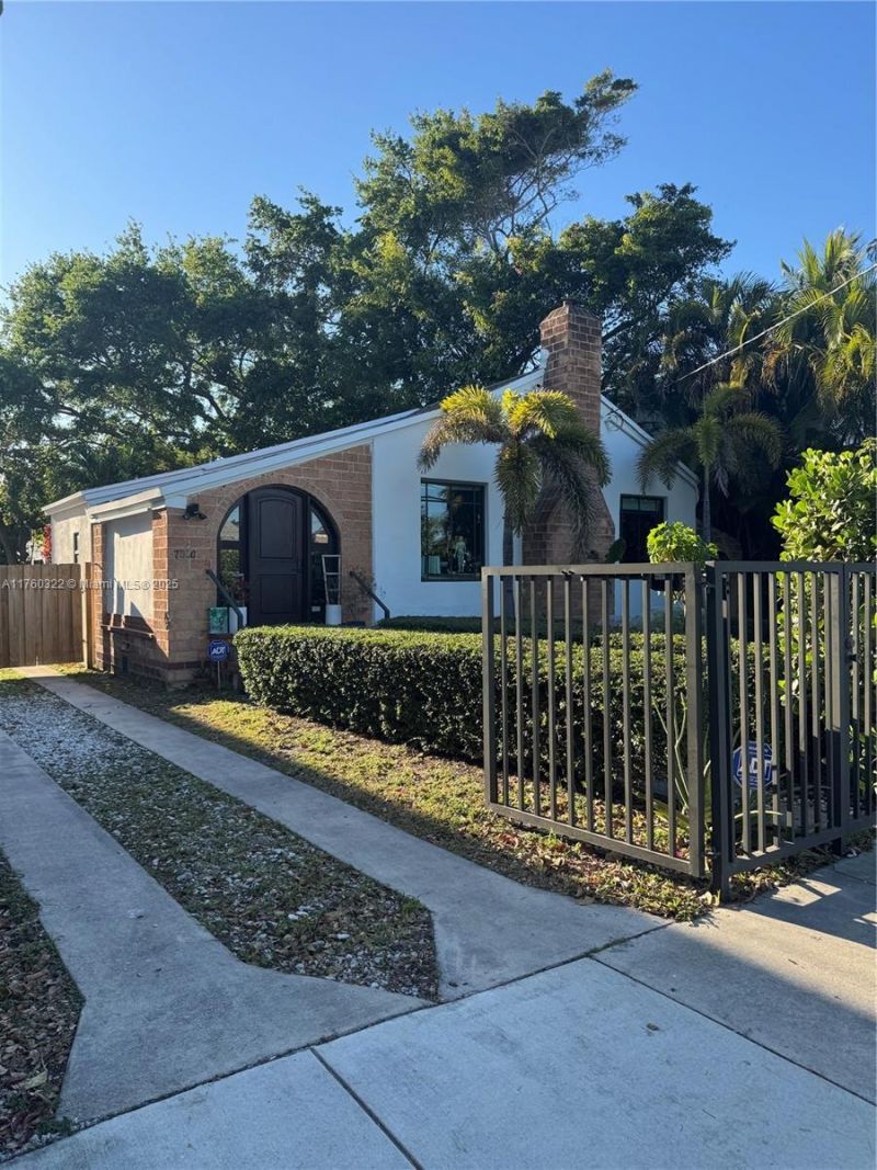 7020 NE 5th Ave, Miami, FL 33138 Photo