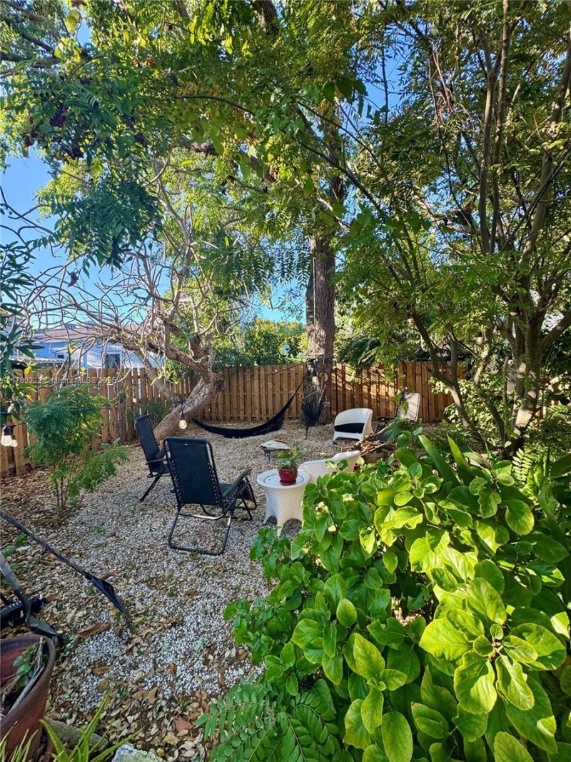 7020 NE 5th Ave, Miami, FL 33138 Photo