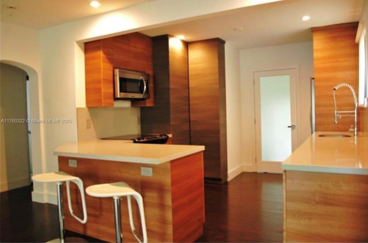 7020 NE 5th Ave, Miami, FL 33138 Photo