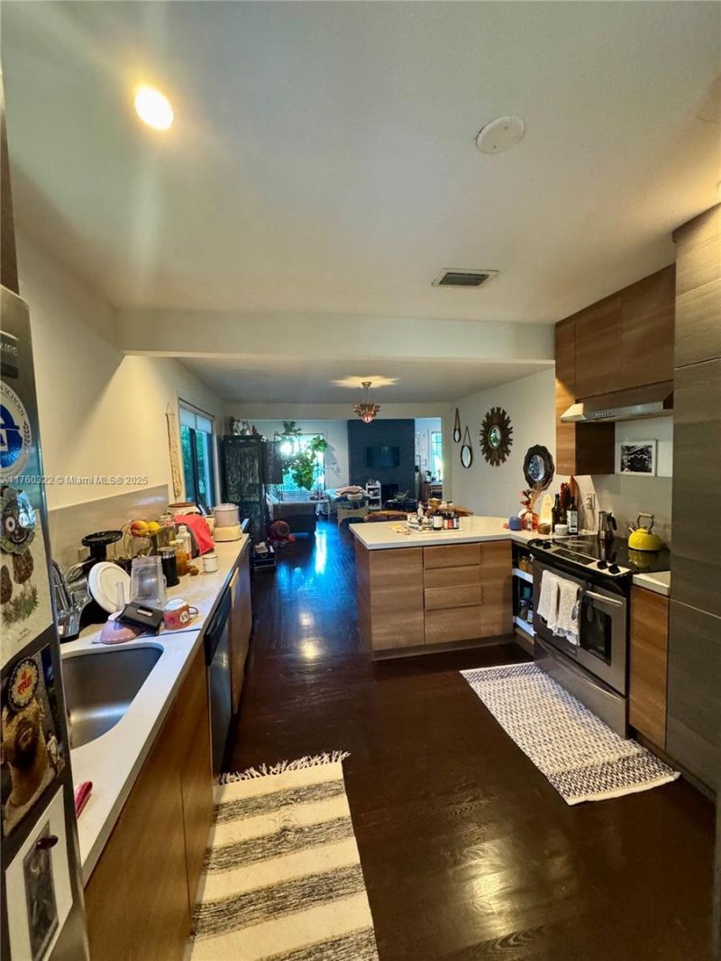 7020 NE 5th Ave, Miami, FL 33138 Photo