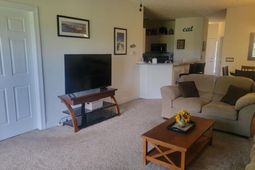 6000 Windsor Green Way photo 4