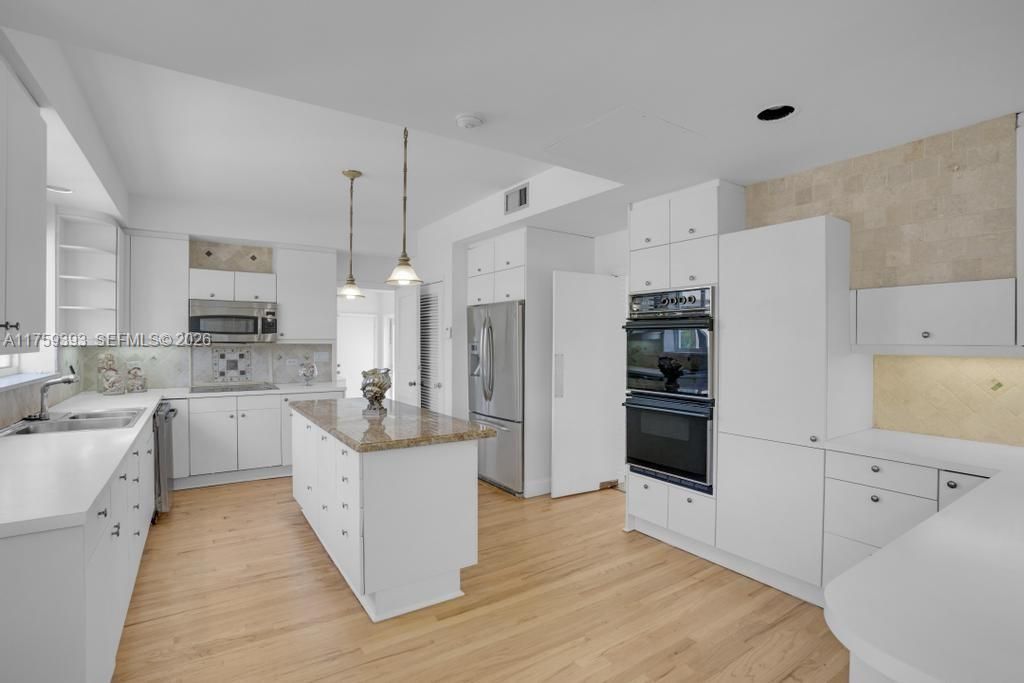 5861 La Gorce Dr, Miami Beach, FL 33140 Photo