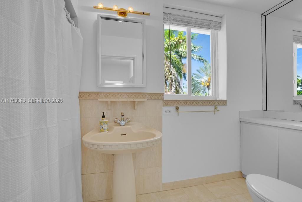 5861 La Gorce Dr, Miami Beach, FL 33140 Photo