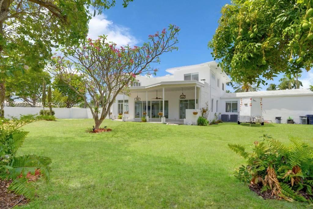 5861 La Gorce Dr, Miami Beach, FL 33140 Photo