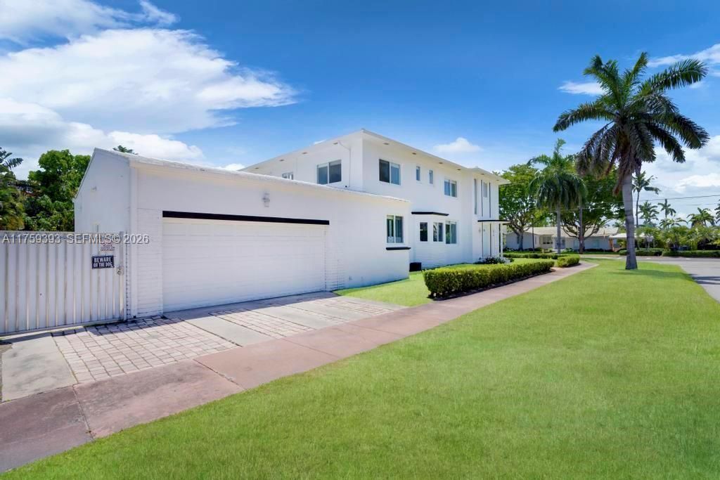 5861 La Gorce Dr, Miami Beach, FL 33140 Photo
