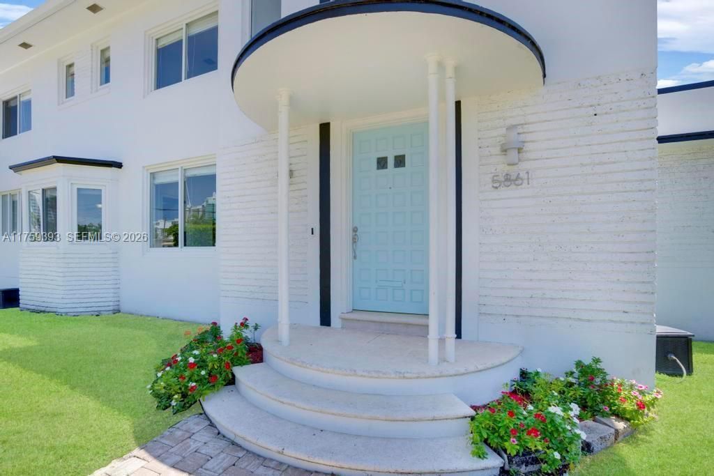 5861 La Gorce Dr, Miami Beach, FL 33140 Photo