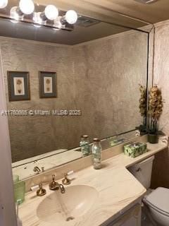 100 W Golden Isles Dr, Unit 811, Hallandale Beach, FL 33009 Photo