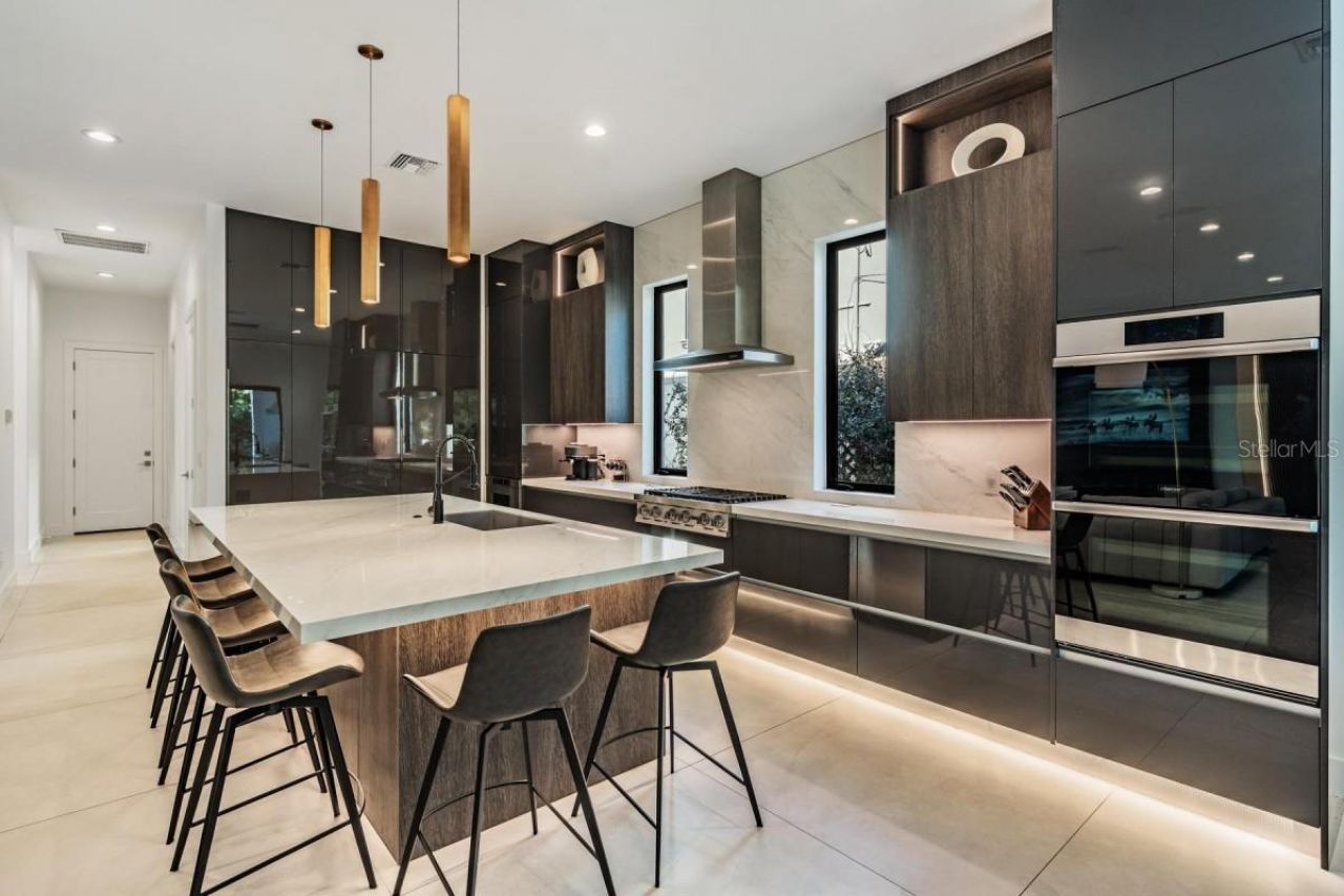 212 S Renellie Drive, Tampa, FL 33609 Photo