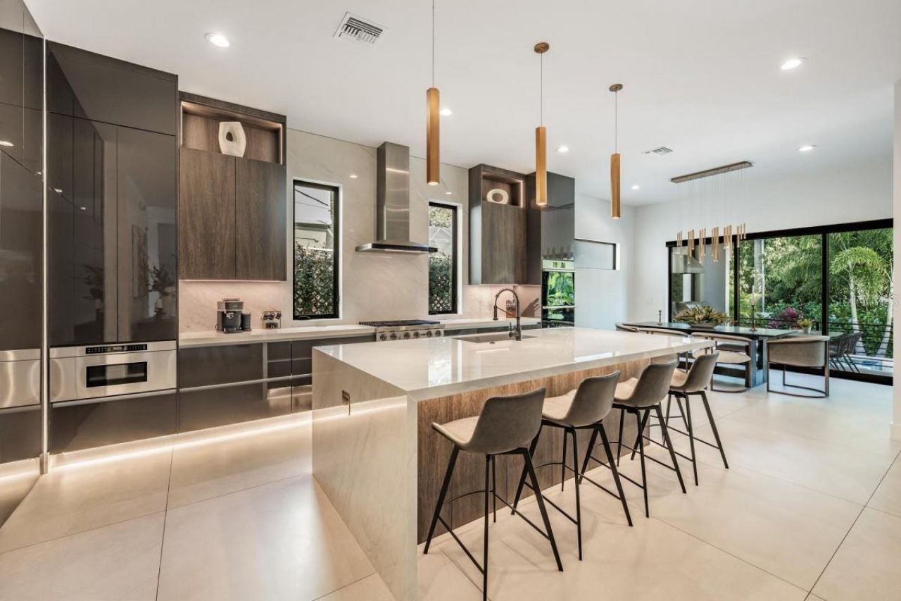 212 S Renellie Drive, Tampa, FL 33609 Photo