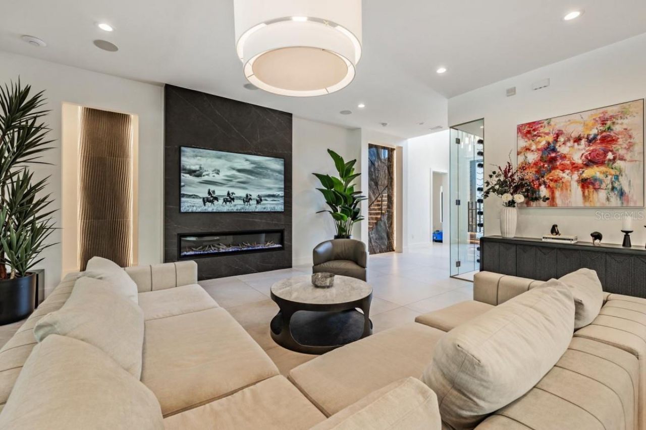 212 S Renellie Drive, Tampa, FL 33609 Photo