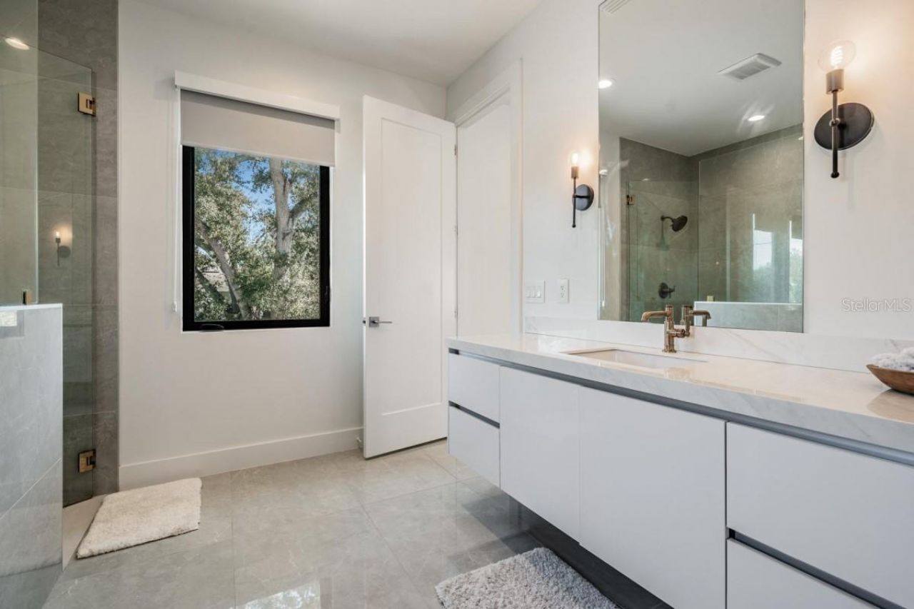 212 S Renellie Drive, Tampa, FL 33609 Photo