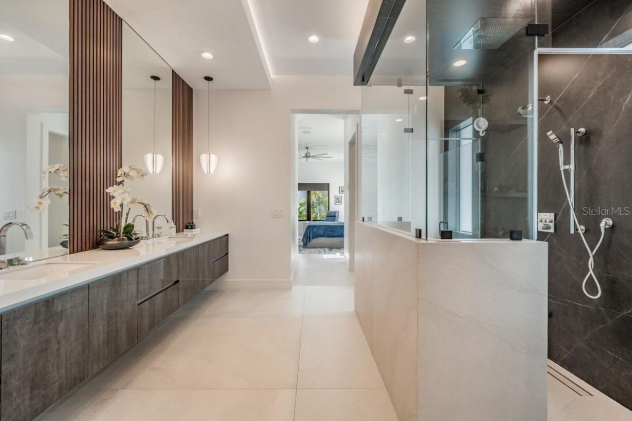 212 S Renellie Drive, Tampa, FL 33609 Photo