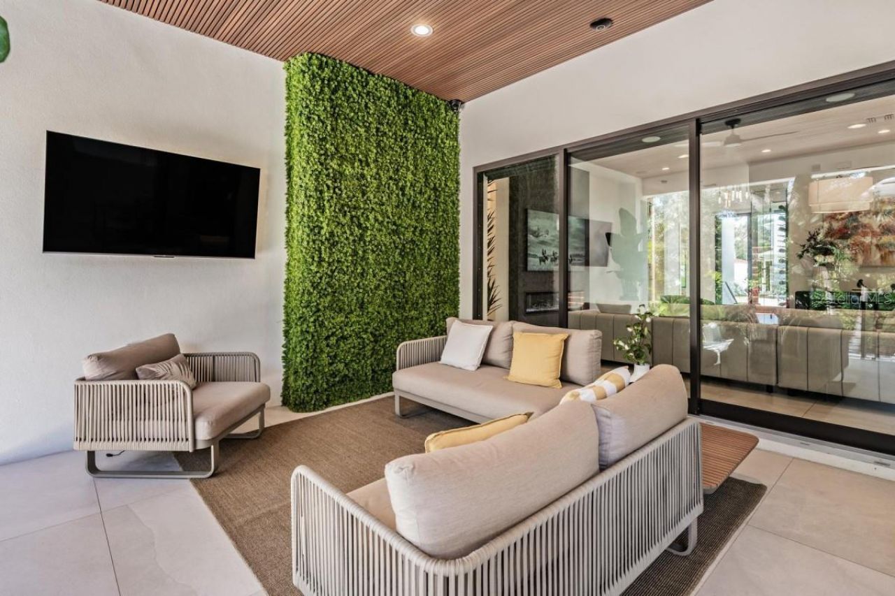 212 S Renellie Drive, Tampa, FL 33609 Photo