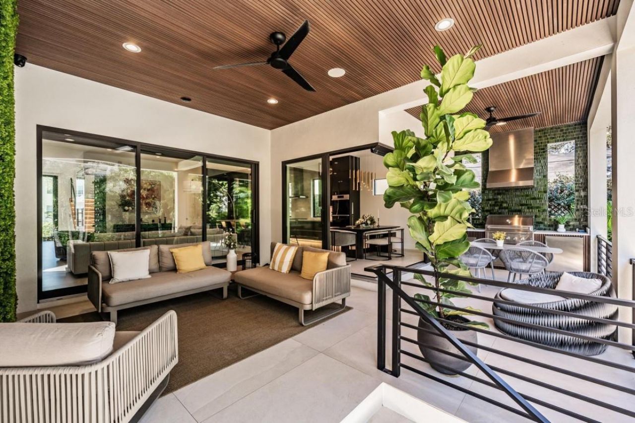 212 S Renellie Drive, Tampa, FL 33609 Photo