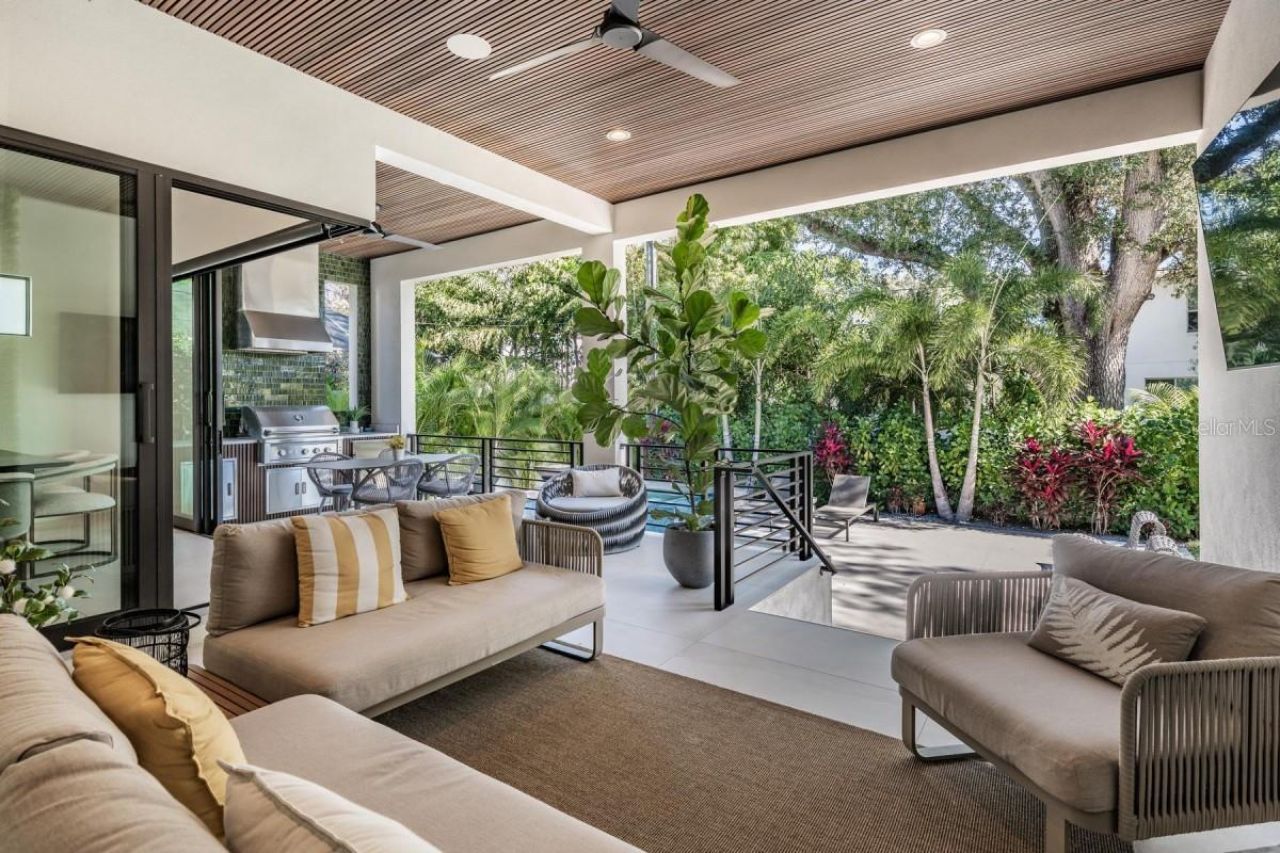 212 S Renellie Drive, Tampa, FL 33609 Photo