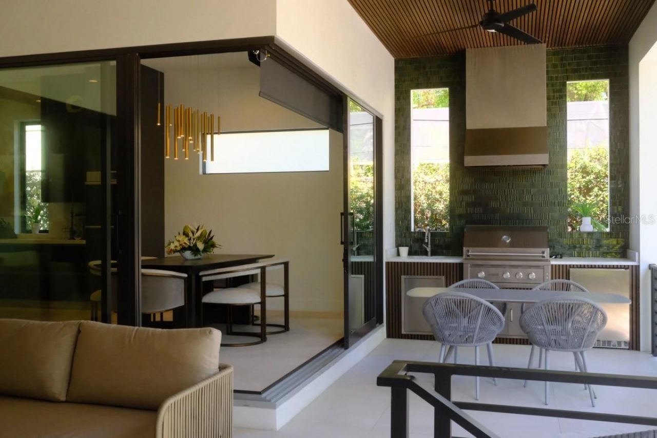 212 S Renellie Drive, Tampa, FL 33609 Photo