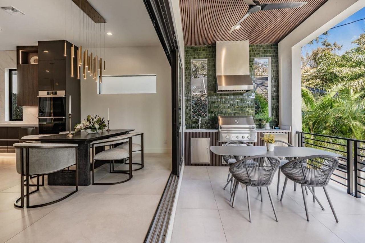 212 S Renellie Drive, Tampa, FL 33609 Photo