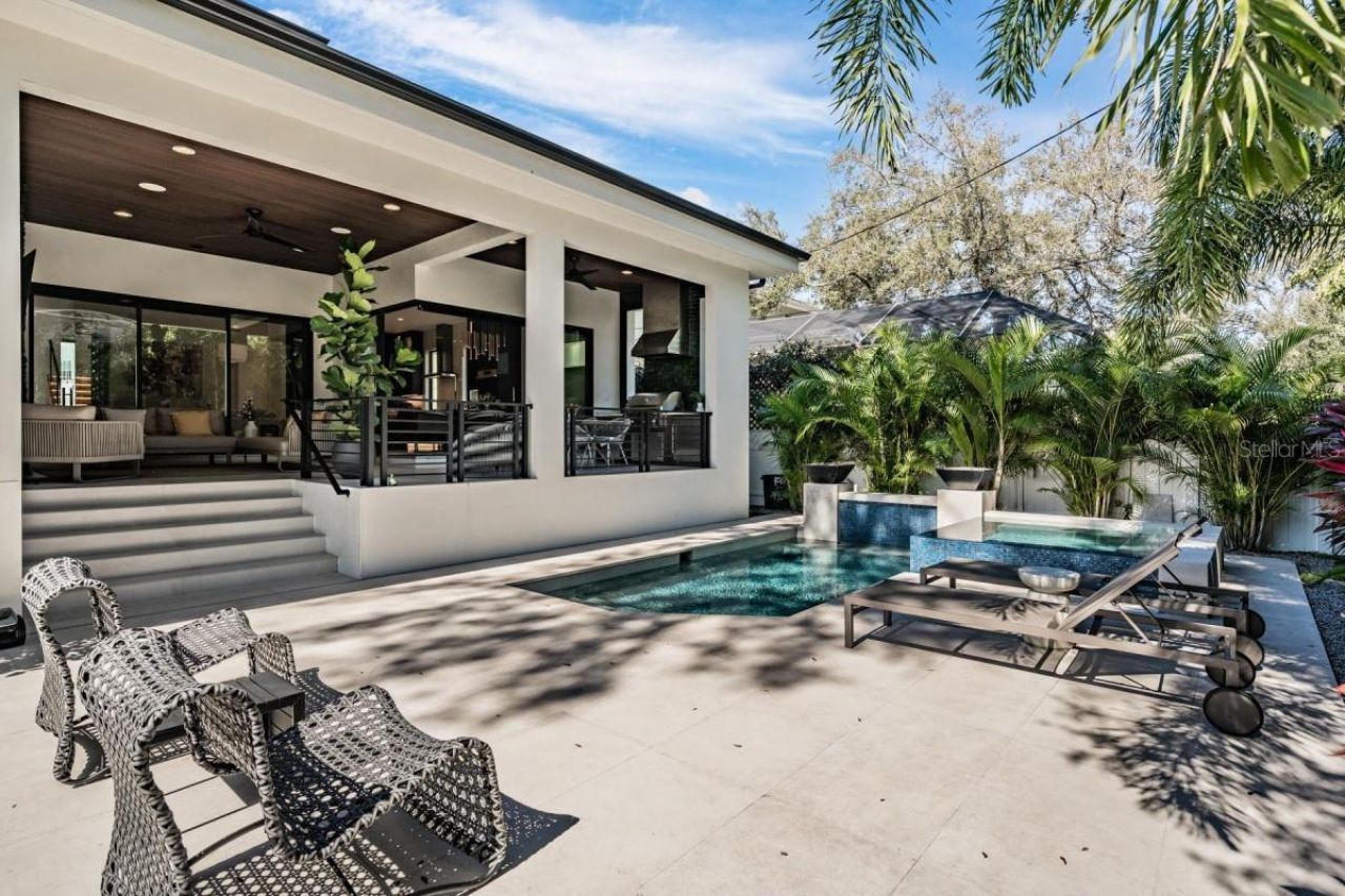 212 S Renellie Drive, Tampa, FL 33609 Photo