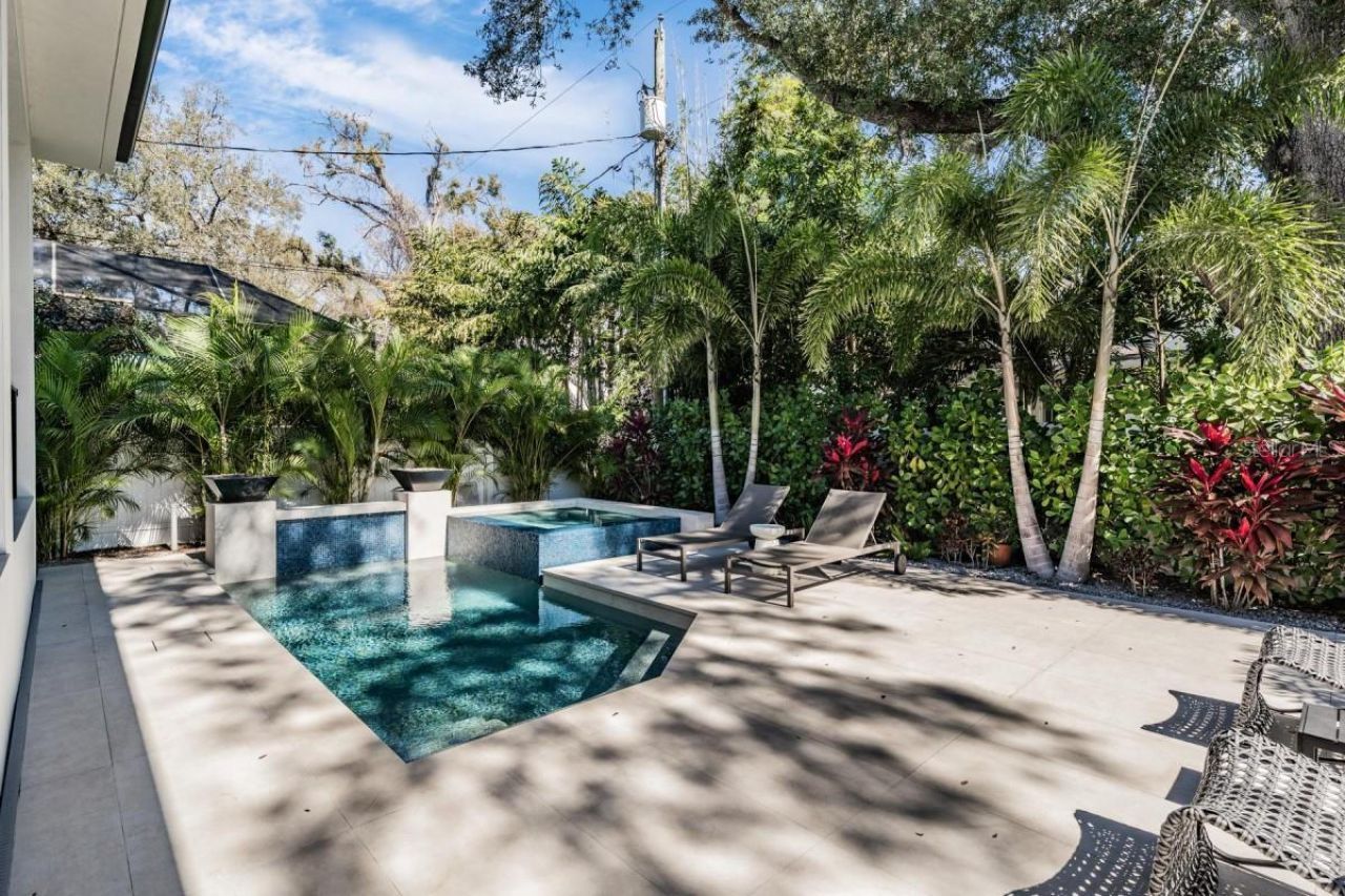 212 S Renellie Drive, Tampa, FL 33609 Photo