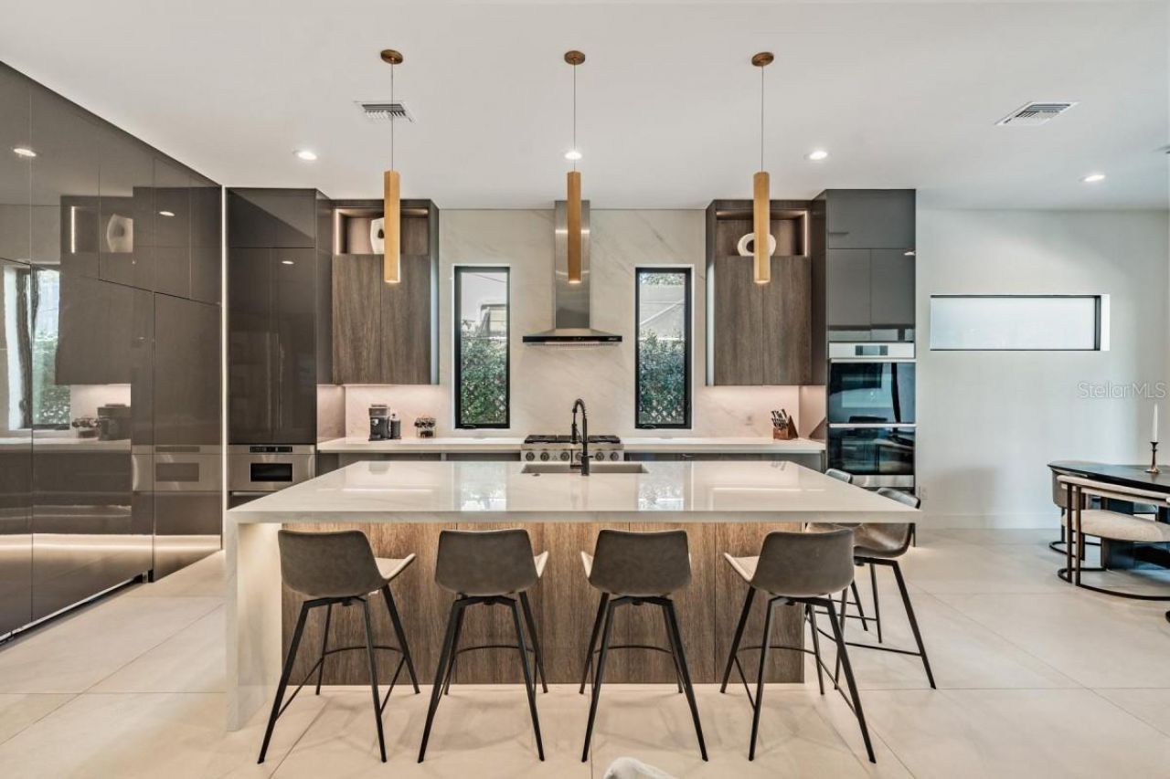 212 S Renellie Drive, Tampa, FL 33609 Photo