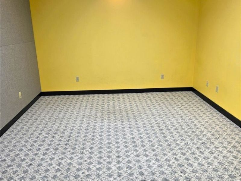 7379 Pearl Road, Middleburg Heights, OH 44130 Photo 6