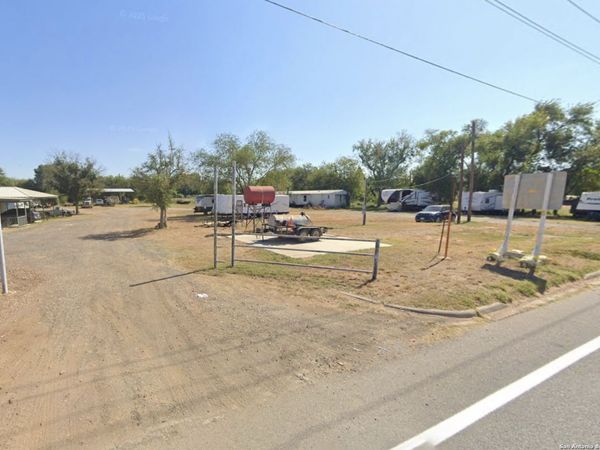 606 N MAIN, Cotulla, TX 78014