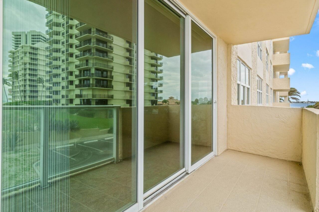 5440 N Ocean Drive, Unit 206, Singer Island, FL 33404 Photo