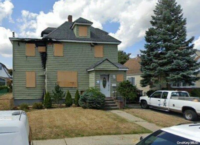 26 Sycamore Street, West Hempstead, NY 11552 Main Photo