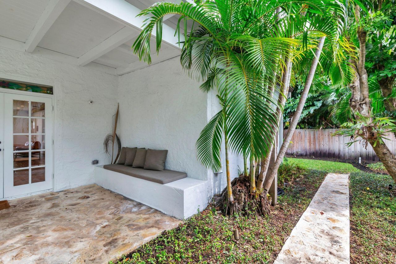 306 Marlborough Place, West Palm Beach, FL 33405 Photo