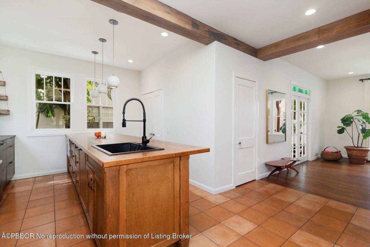 306 Marlborough Place, West Palm Beach, FL 33405 Photo