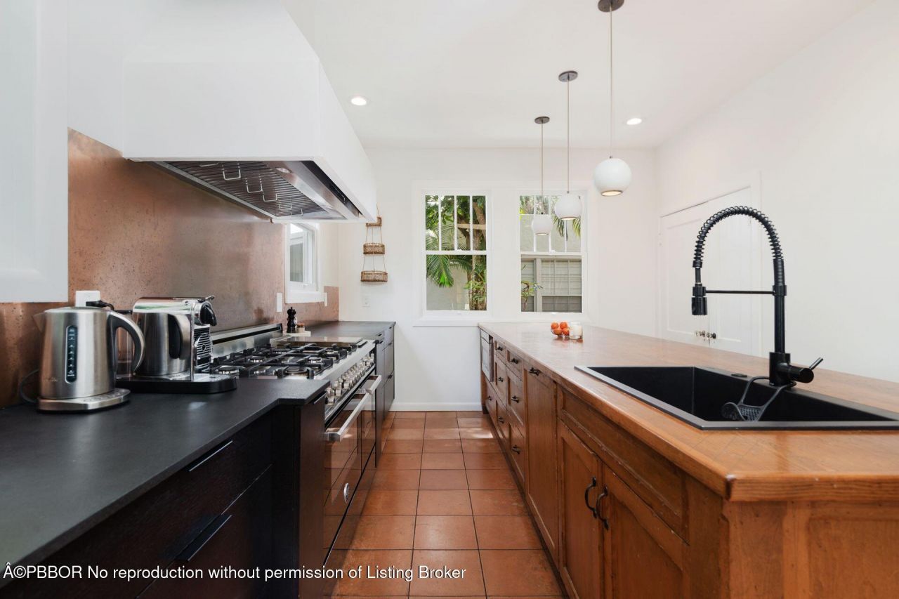 306 Marlborough Place, West Palm Beach, FL 33405 Photo