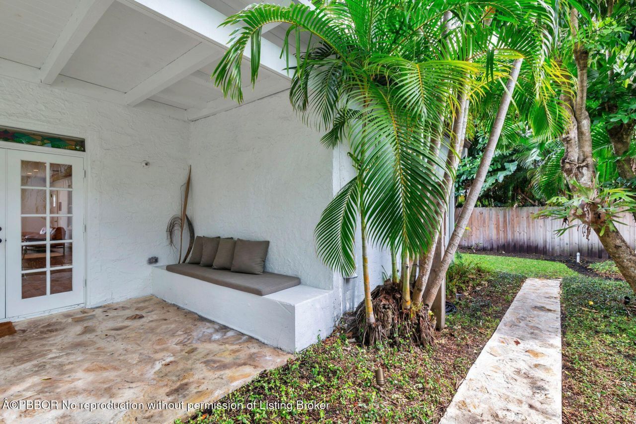 306 Marlborough Place, West Palm Beach, FL 33405 Photo