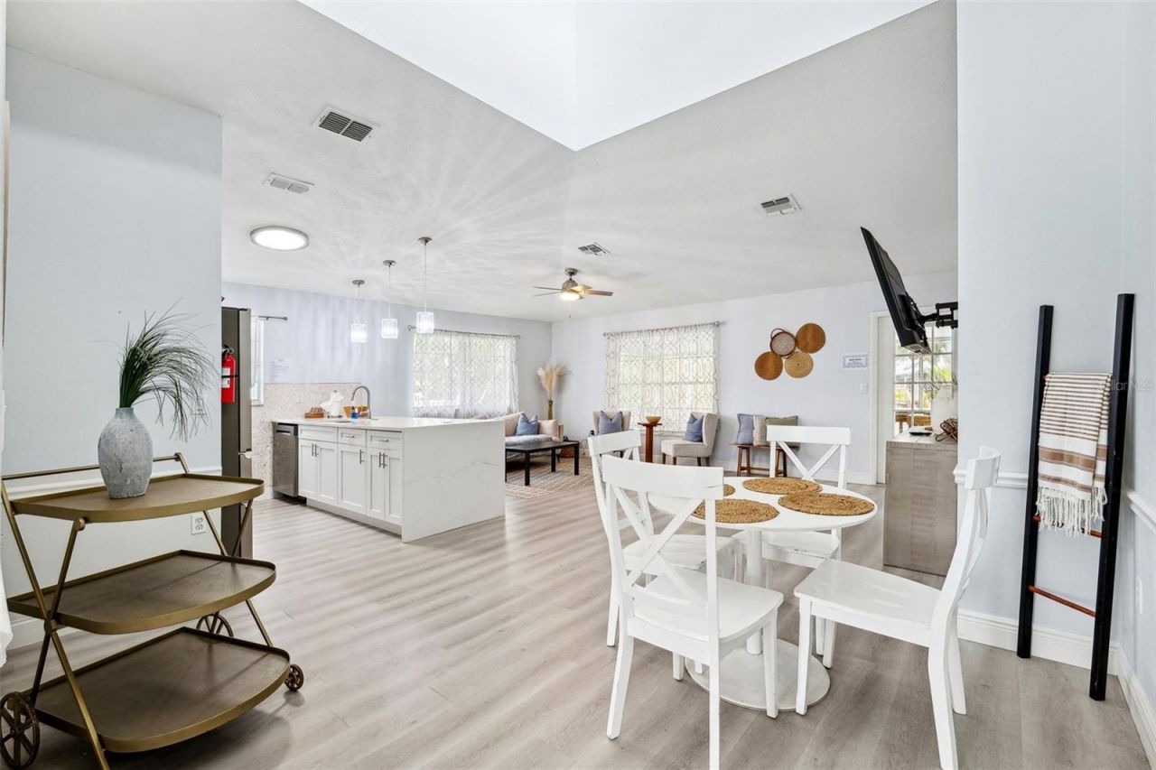 311 Poinsettia Road, Anna Maria, FL 34216 Photo