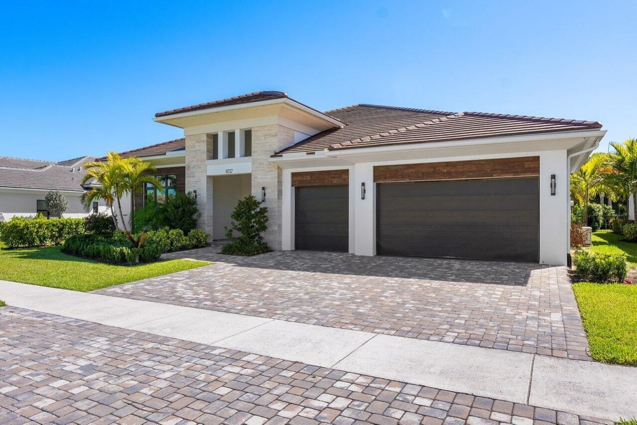 9232 Coral Isles Circle, Palm Beach Gardens, FL 33412 Photo